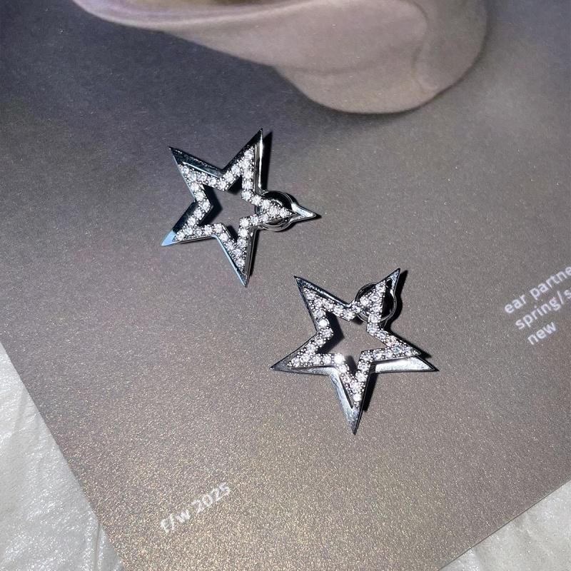 

Minimalist Style Hollow Pentagonal Stud Earrings For Women Personalize Star Metal Accessories Fashion Zircon