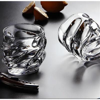 Trinkgeschirr – Becher & Gläser