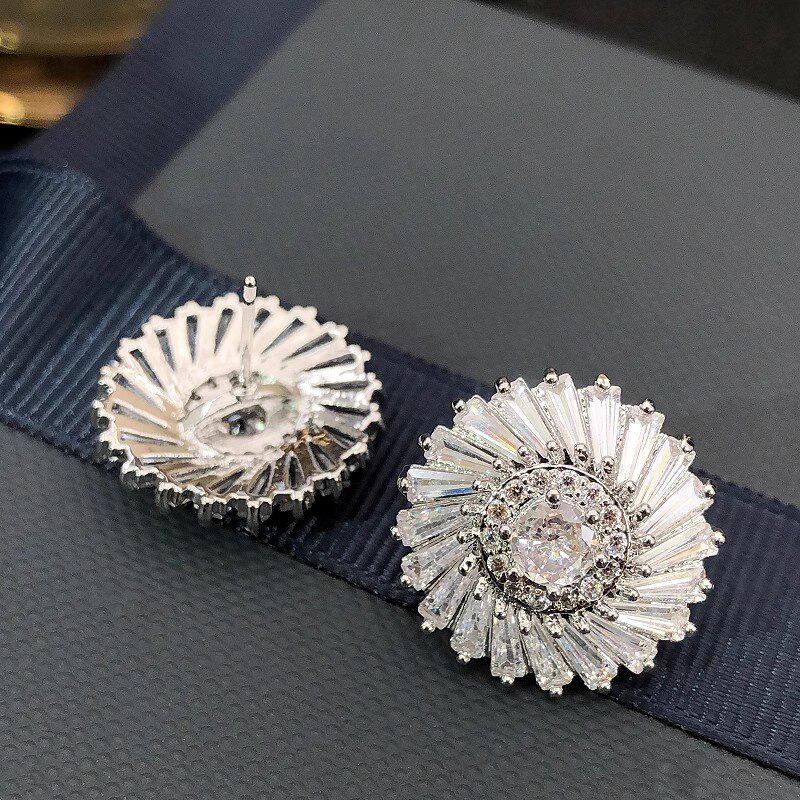 Commuter Fashionable Stud Earrings, Snowflake Exquisite Flower Earrings, Light Luxury Temperament Jewelry
