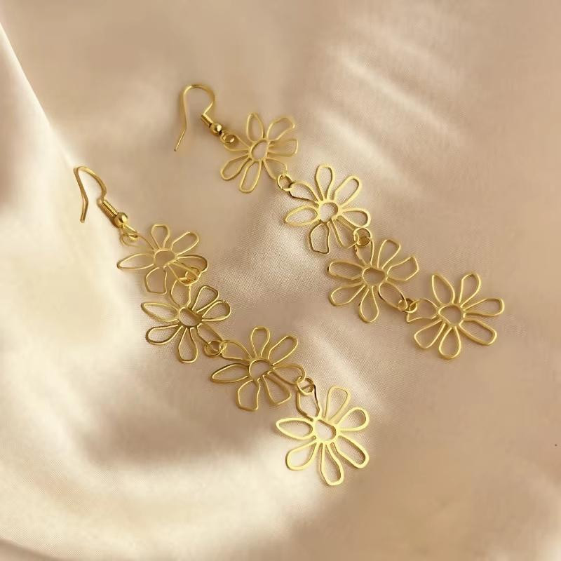 New Simple Design Fashion Earrings Stainless Steel Gold Plated Flower Earrings For Woman Girls Daily Wearing Party Gifts