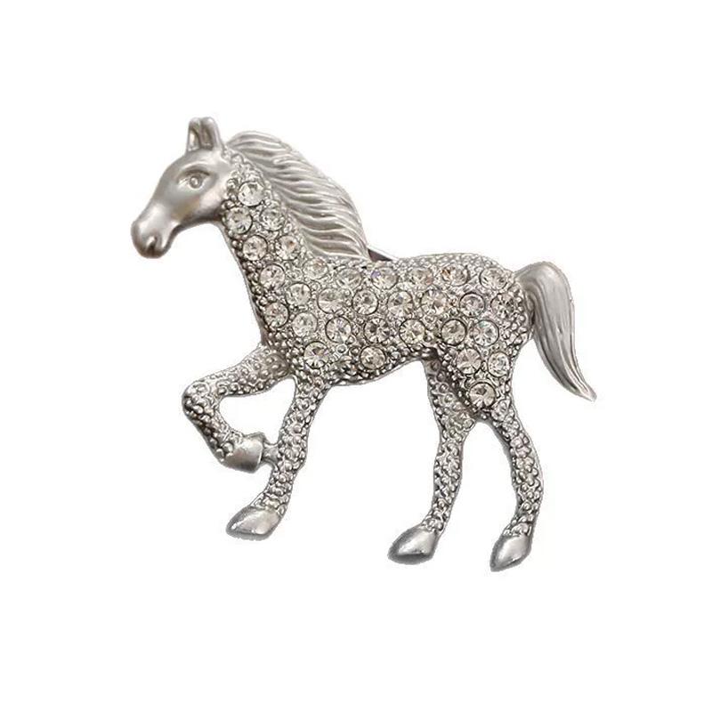 

1Pc Cloth Decoration Exquisite Vintage Vintage Diamond Inlaid Gift Horse Brooch Zinc Alloy