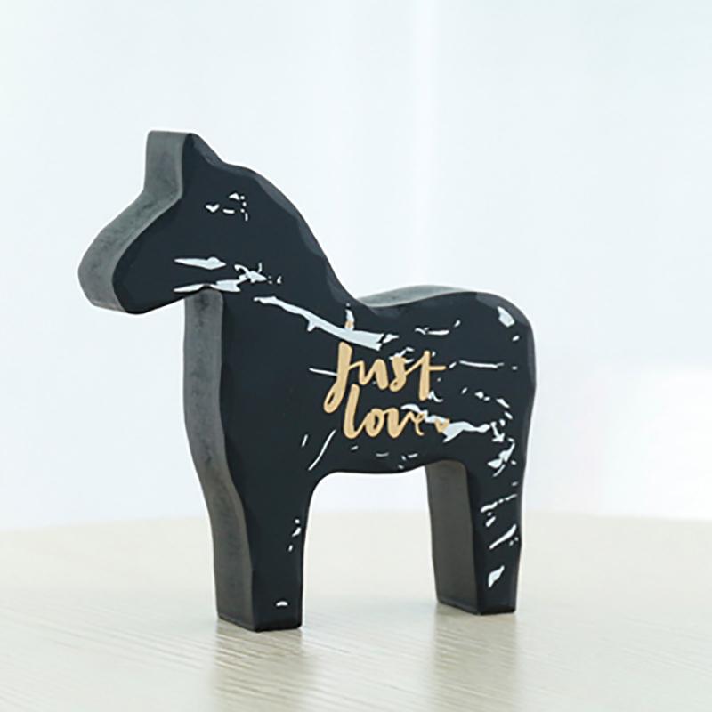 Wooden Horse Figurine Cute Child Toy Gift Crafts Statue Home Desktop Office Interior New House Decoration Ornaments