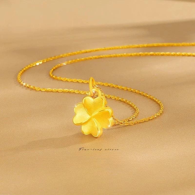 

Antique Gold Clover Pendant, M Ö Bius Necklace, Women s New Style, Light Luxury, Niche, Versatile Collarbone Chain 40CM