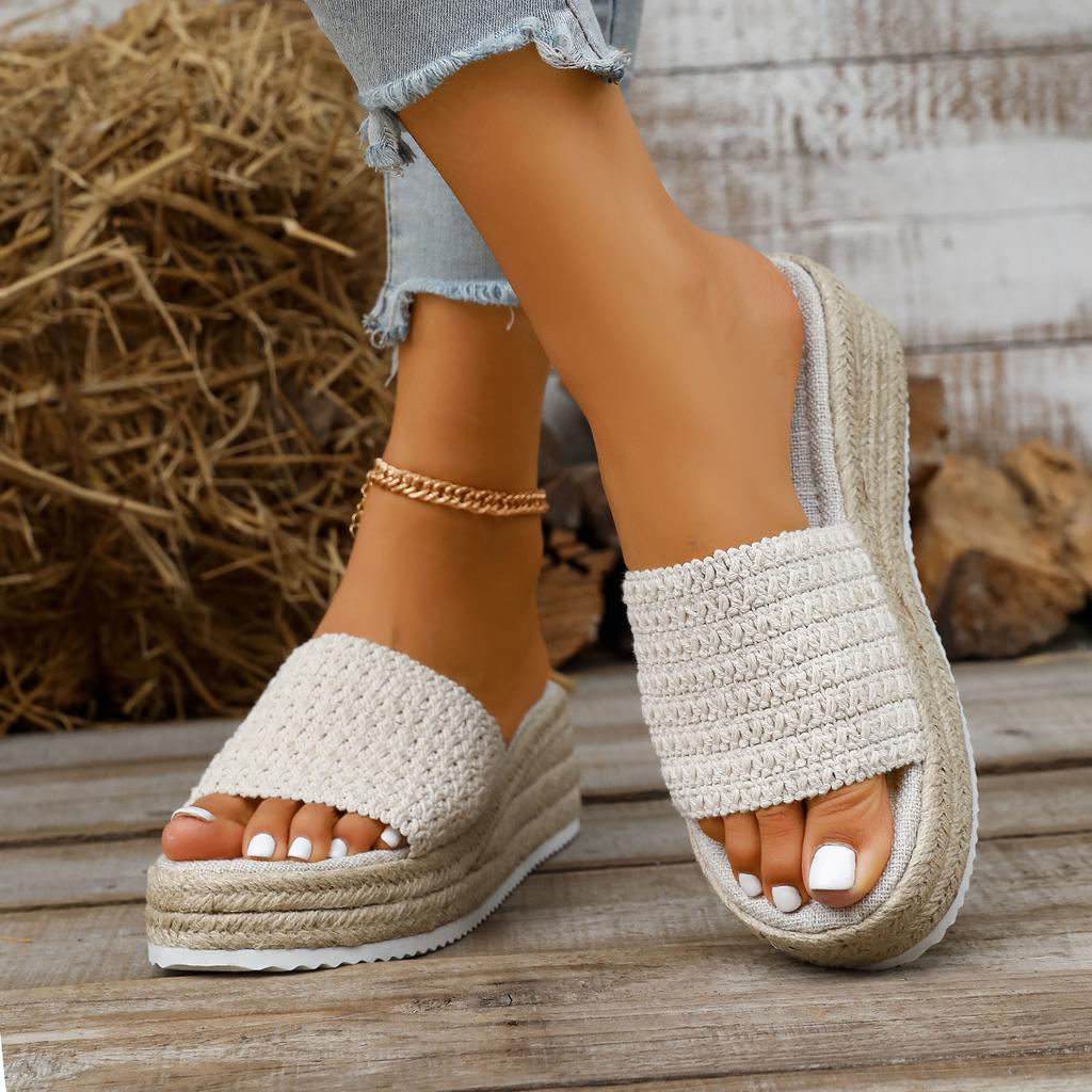 Fashion New Summer Shoes Woman Outdoor Platform Casual Round Toe Sandals Plus Size Simple Design Ladies Slippers for Daily Hot Sale