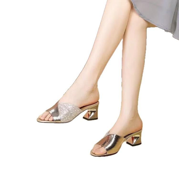 New Style Chunky Women's Shoes with Anti-slip Toe Cap and High Heels, Large Size, Flip-flops