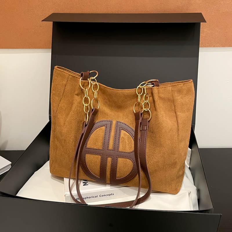 

High value large capacity tote bag women s versatile commuter shoulder bag 2025 new fashion handbag armpit bag коричневый