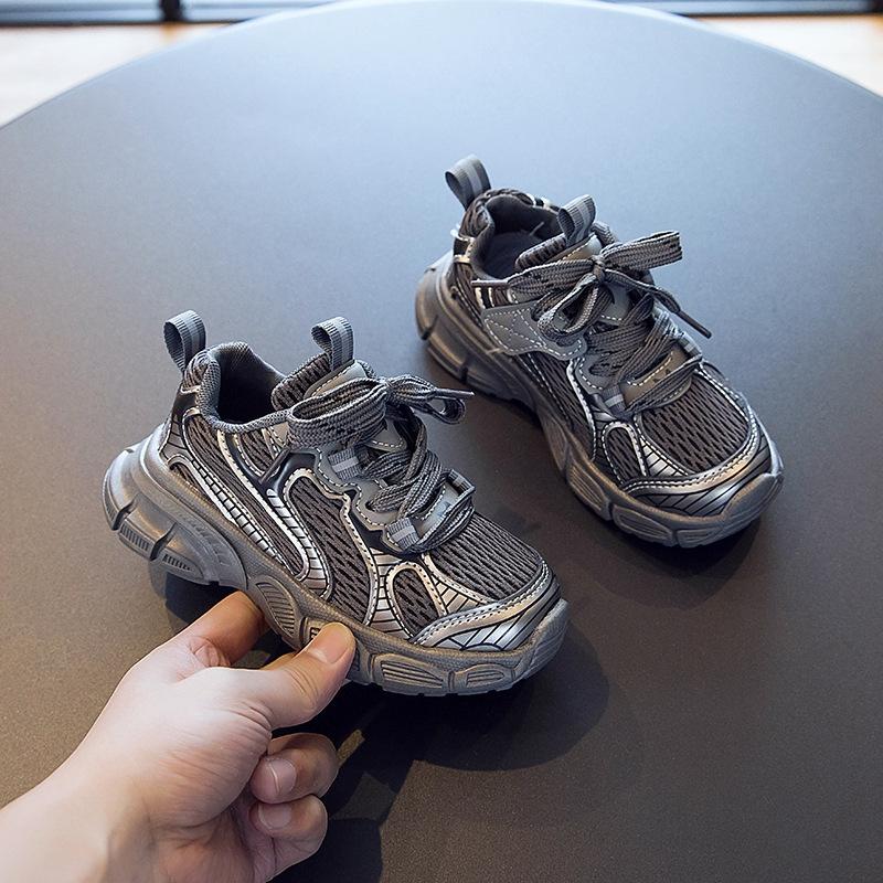 Middle and older children's spring and summer boys' sports shoes girls' dad shoes new breathable 2025 children's shoes running shoes classmates