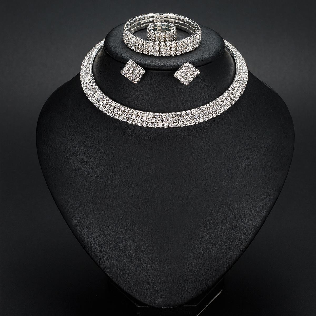 

Классическое ожерелье-чокер со стразами, серьги и браслет, свадебные комплекты украшений, свадебные аксессуары