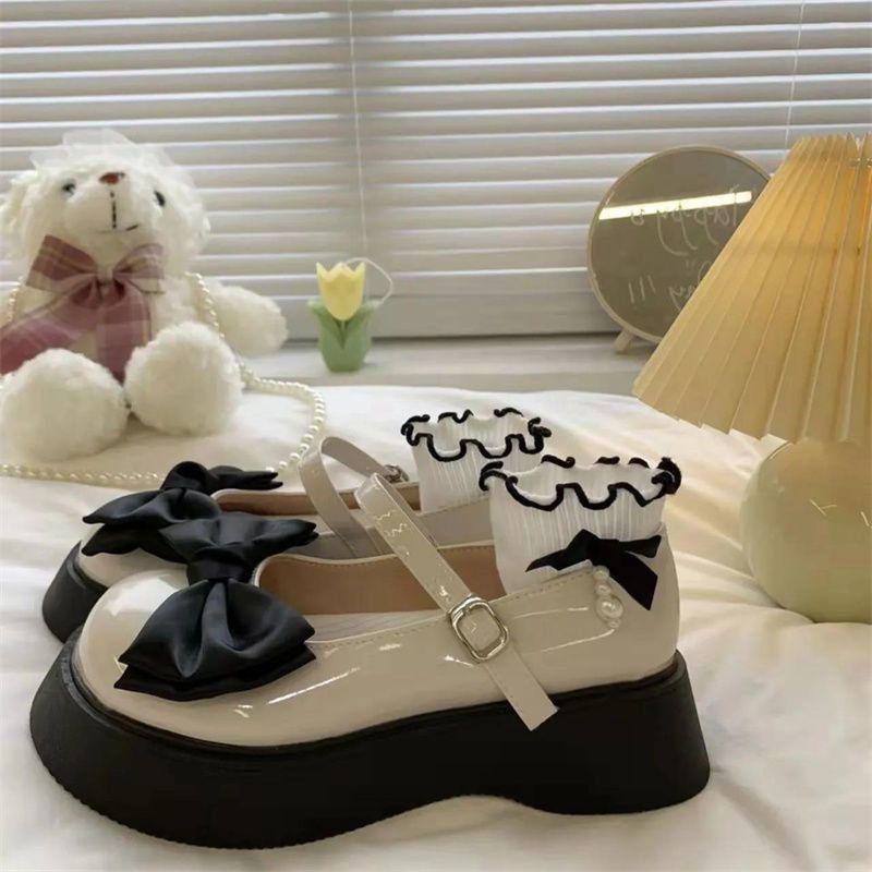 One-word buckle with shallow mouth round head bow small leather shoes for women jk sweet and cool Mary Jane shallow mouth single shoes for women 2025 