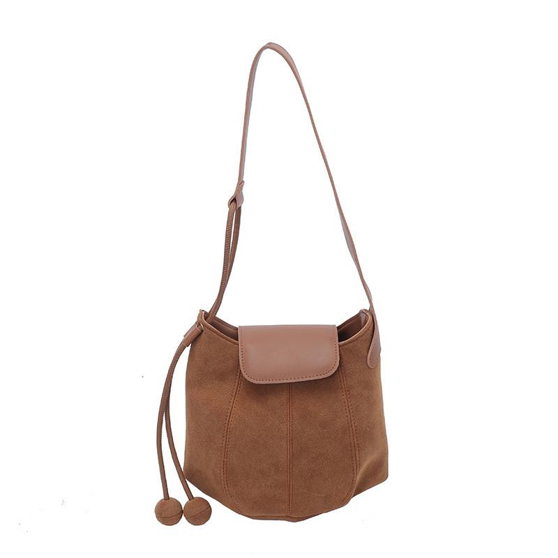 Vintage Water Bucket Bag For Women With Polyester Material And Magnetic Closure For Daily Casual Wear