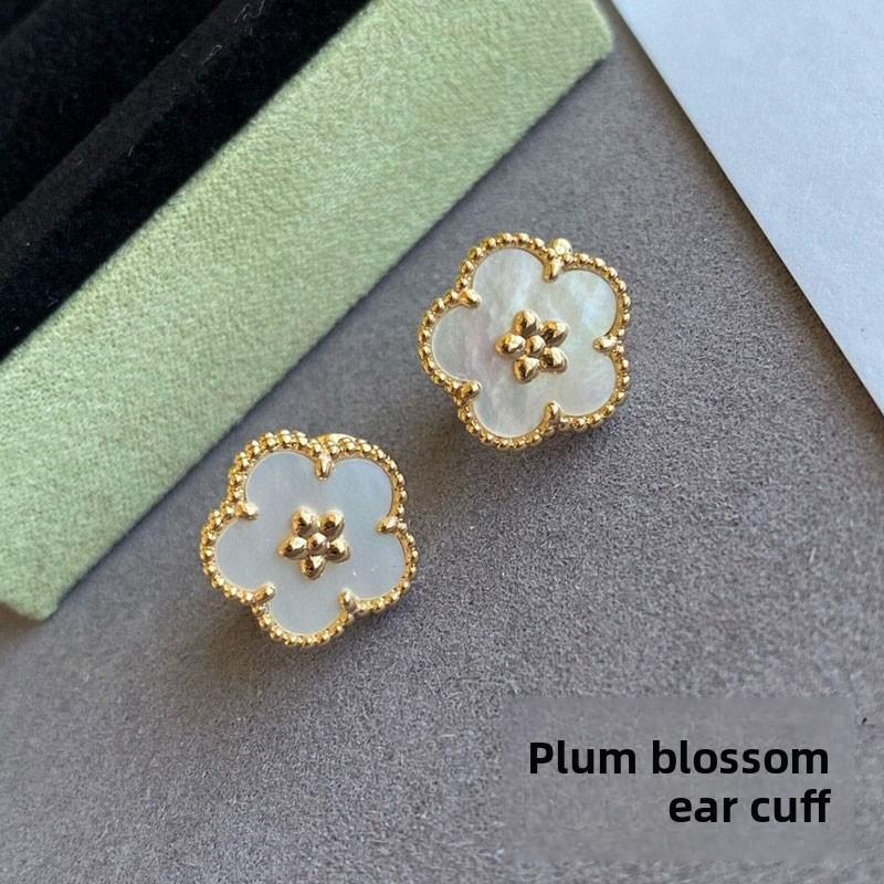 High Quality Four-leaf Clover Earring Buckle White Mother-of-pearl Earrings Red Chalcedony Black Agate Earrings