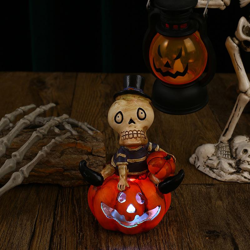 Creative Glowing Skull Ornaments for Halloween Decorations, Multi-colored Flashing Pumpkin Lanterns for Halloween Party Setup Props