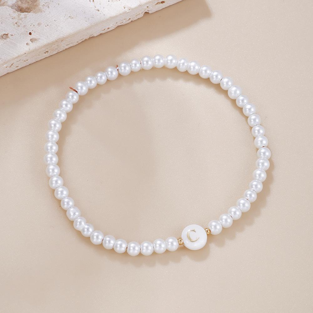 26 Alphabet Letter Shell Charm Artificial Pearl Bracelets Women Girl Charming Simulated Pearl Beads Wristband Bracelets Jewelry
