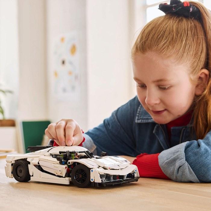 LEGO Technic Koenigsegg Jesko Absolut Hypercar <White> 42184, Ages 10+