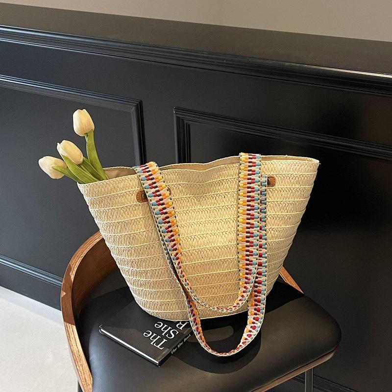 Large capacity straw woven bag women's new versatile seaside vacation beach bag woven tote bag