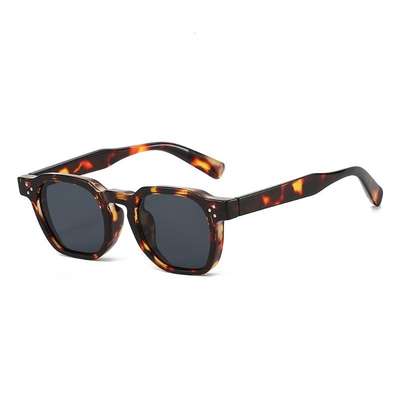 Fashion Vintage Rivet Round Sunglasses Women Men Luxury Leopard Sun Glasses Anti Blue Light Eyeglasses UV Protection Goggles