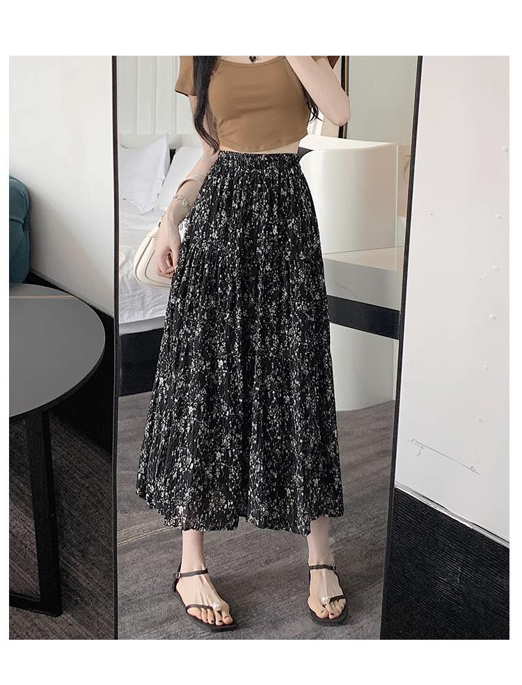 2026 Spring/Summer Floral High-Waisted A-Line Maxi Skirt for Women - Retro, Slimming, Hip-Covering Design