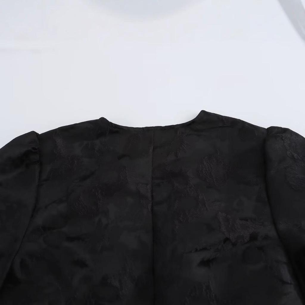 Spring 2025 Women's Puff Sleeve Deep V-Neck Cake Dress - European & American Style Fashion