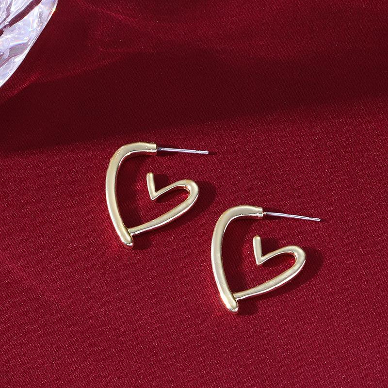 Unique Heart Earrings Elegant Simple Ear Jewelry Gold New Ear Clips Vintage Brushed Fashion Versatile Earrings