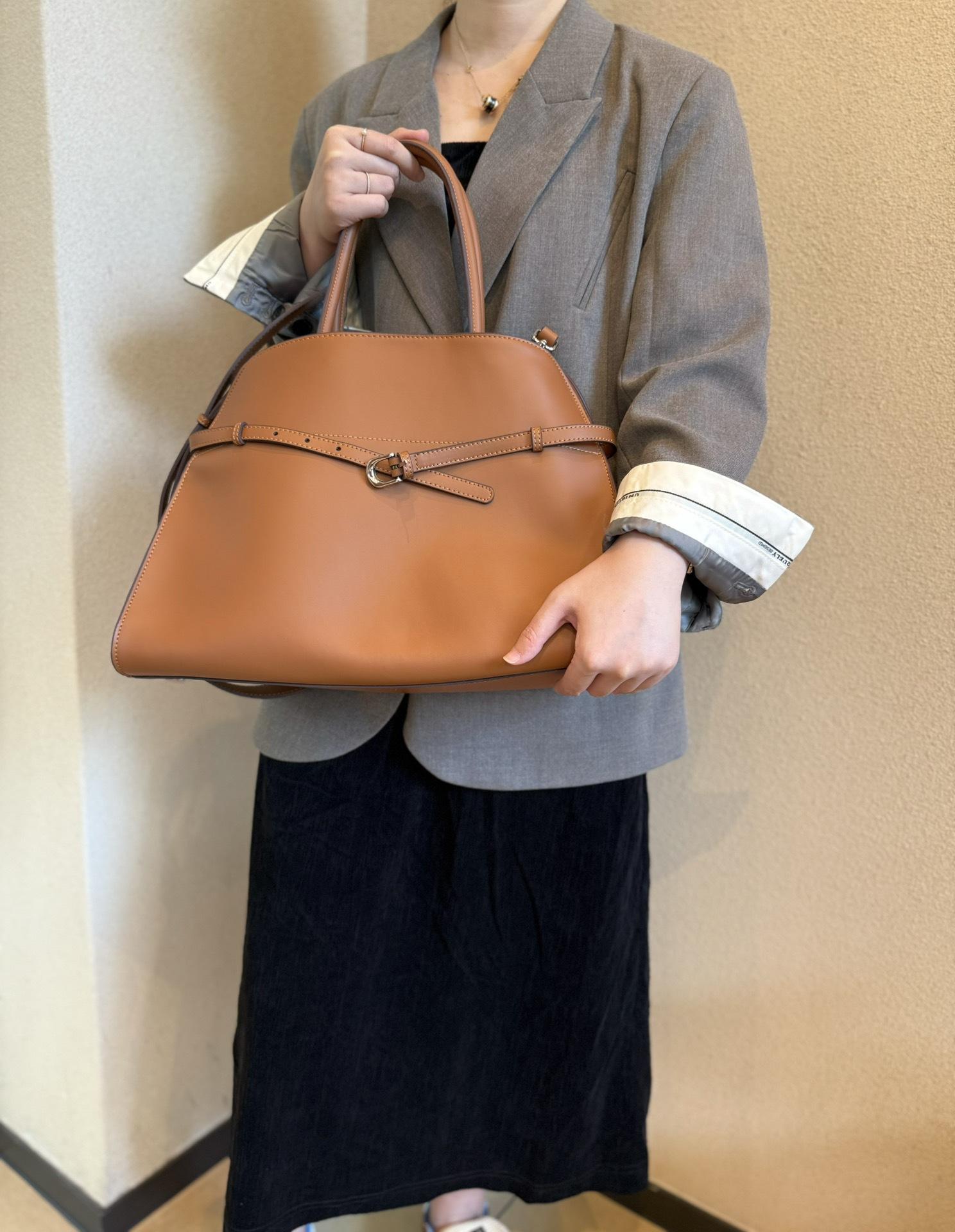 

Leather tote bag, large-capacity commuter single-shoulder bag, urban simplicity, business relaxation style, white-collar hand-held official document 39x20x29cm