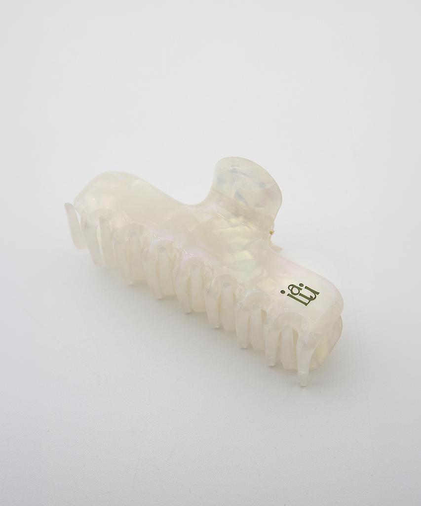 Iulai Mellow Hair Claw Clip Ivory