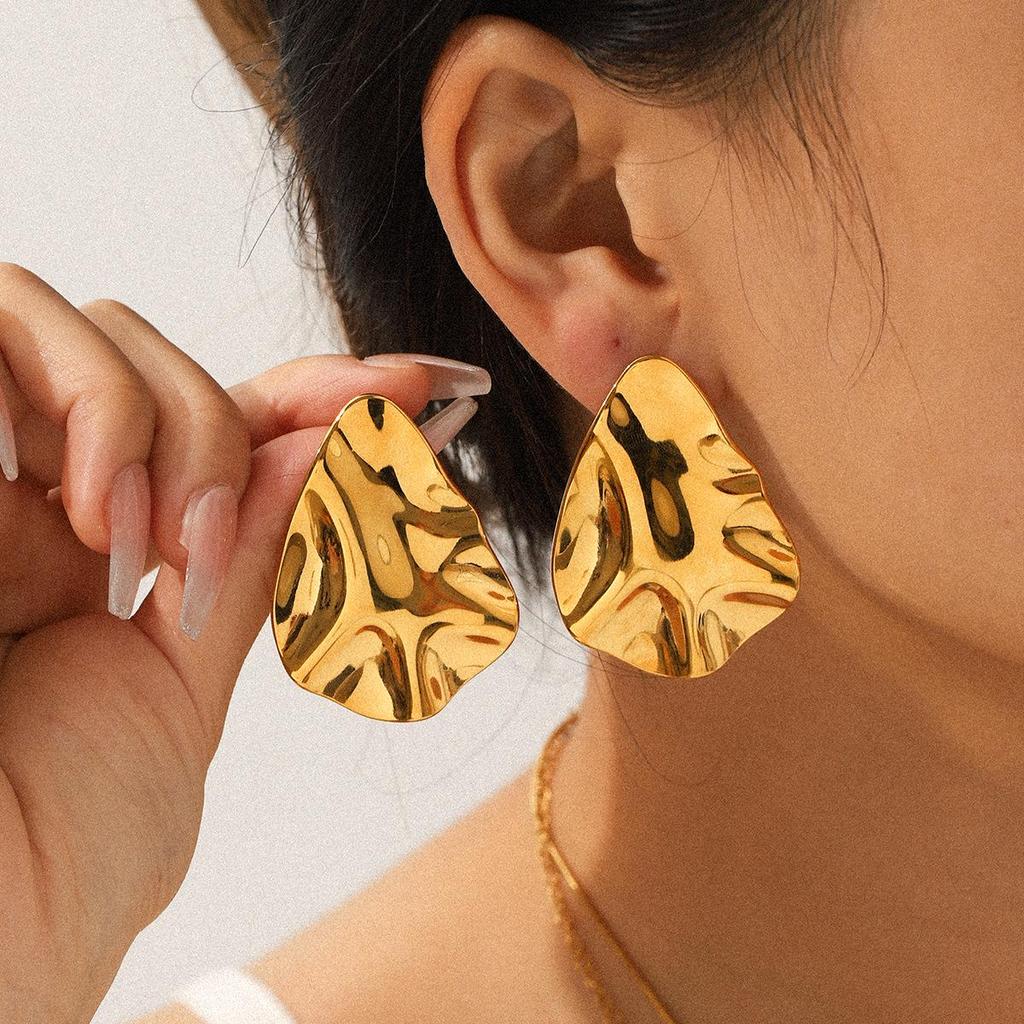 Europäische und amerikanische 18k vergoldete unregelmäßige Edelstahl-Ohrstecker - Leichter Luxus Titan Übertreibter Schmuck