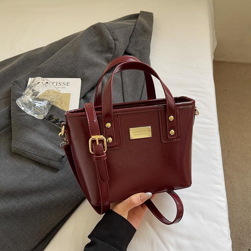 High-end Fashion Handbag Retro Bucket Bag Women's Autumn and Winter New Versatile Shoulder Bag Messenger Bag