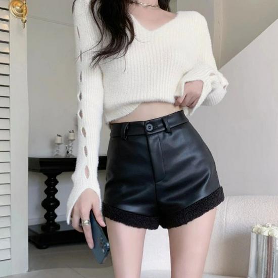 2025 Autumn/Winter PU Leather Patchwork Furry High-Waisted Slimming Women's Shorts