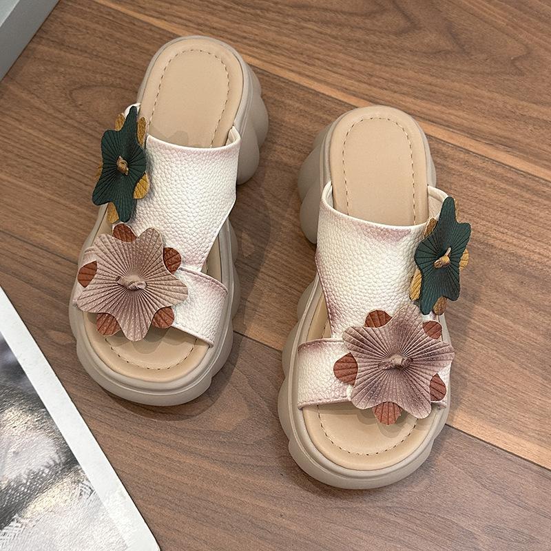 Leather thick-soled hollow flower cool slippers women's handmade retro thick heel fish mouth sandals casual one-word drag