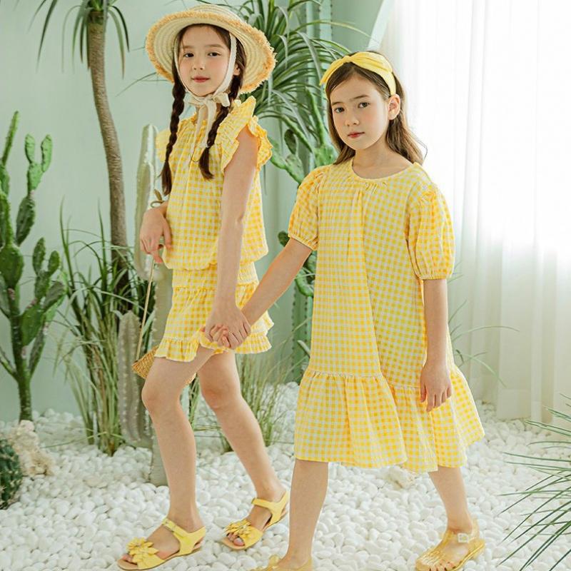 Olivean Vorder- und Rückseite Kleid Gelb 