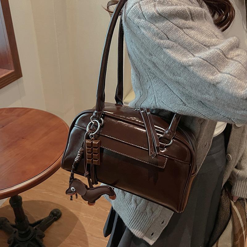 2025 early autumn model high-end sense large-capacity shoulder bag women's casual versatile bag temperament handbag