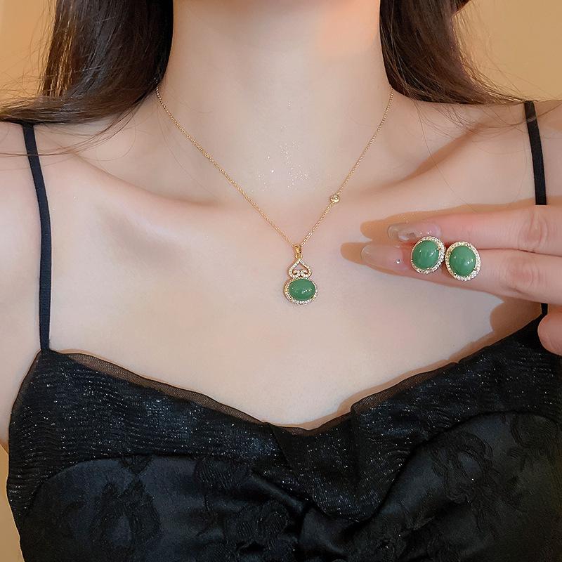 Elegante mit Diamanten besetzte Halskette & Schmuckset für Damen - High-End, vielseitig, super funkelnde Luxus-Schlüsselbein-Accessoires