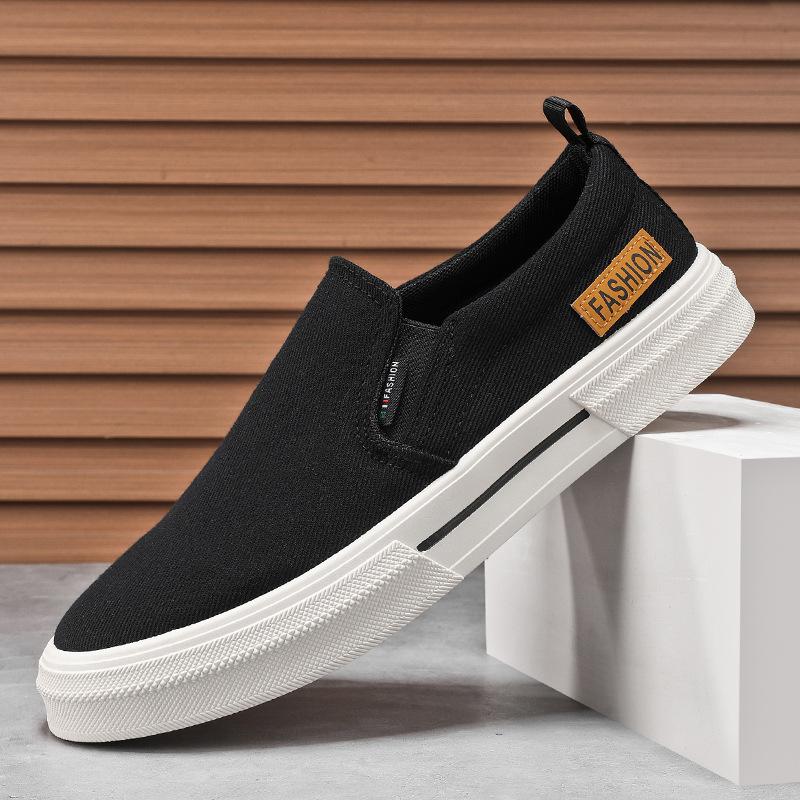 

New comfortable and breathable canvas round head casual versatile daily fashion trend foot cover solid color platform men s board shoes 39