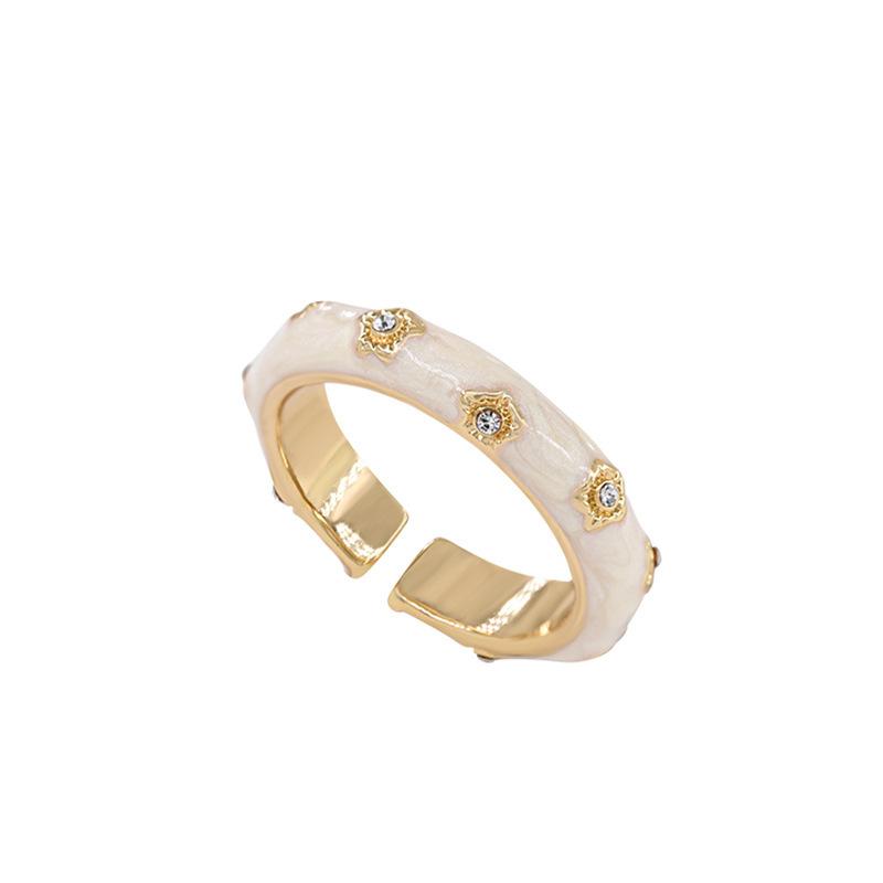 Highend Enamel Aesthetic Pearl Ring With Unique Geometric Design For Women