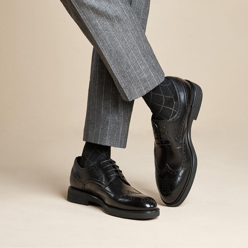 Geschnitzter Block Lederschuh Allmatch Business Kleiderschuh Herren Hochzeit Bankett Schuh Gesellschaftsschuh Männlich Britischer Luxus Herrenschuh