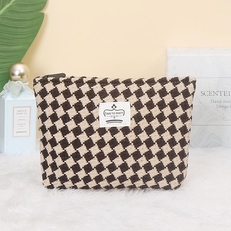 Large Capacity Makeup Bag Fashion Chessboard Grid Portable Wash Pouch Storage