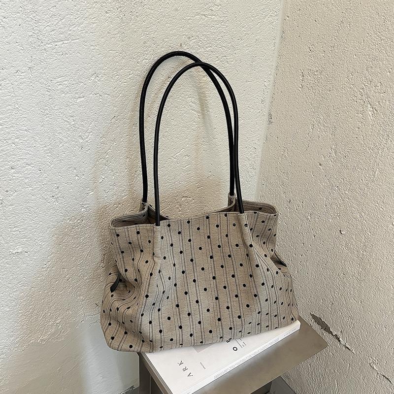New fashionable large-capacity single bag shoulder handbag messenger bag women's tote bag winter bag