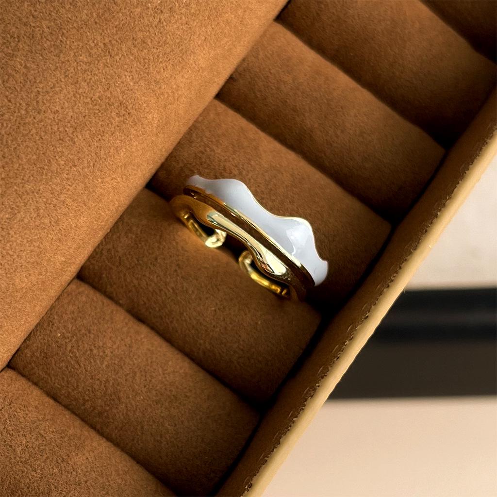 Adjustable Retro High-End Women's Ring: Light Luxury, Artistic Antique Style, Niche Fashion Open Ring