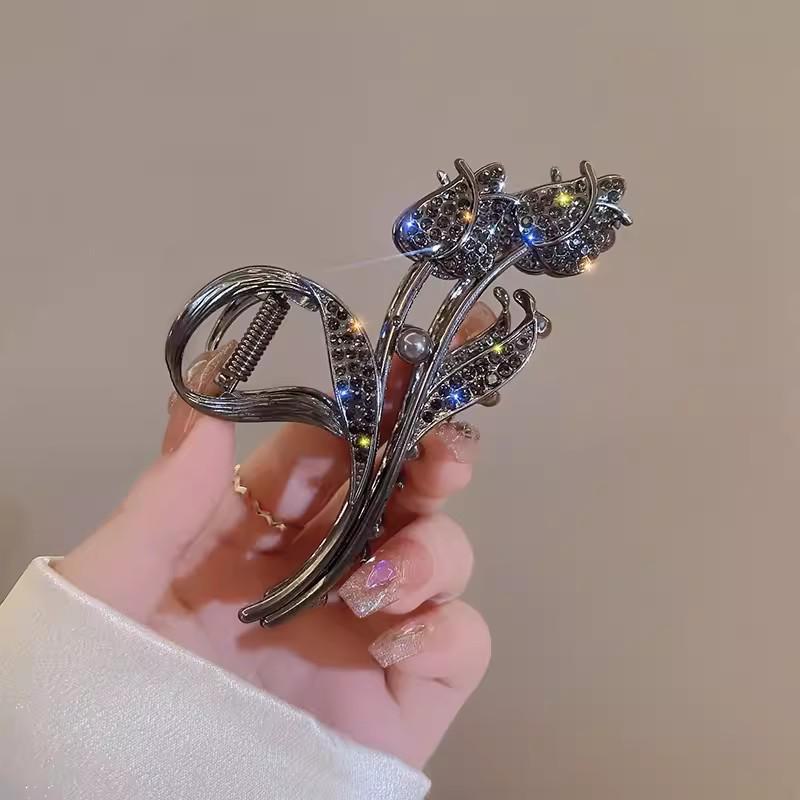 High-End Women's Rhinestone Hair Shark Clip - Large, Stylish, and Trendy Hairpin