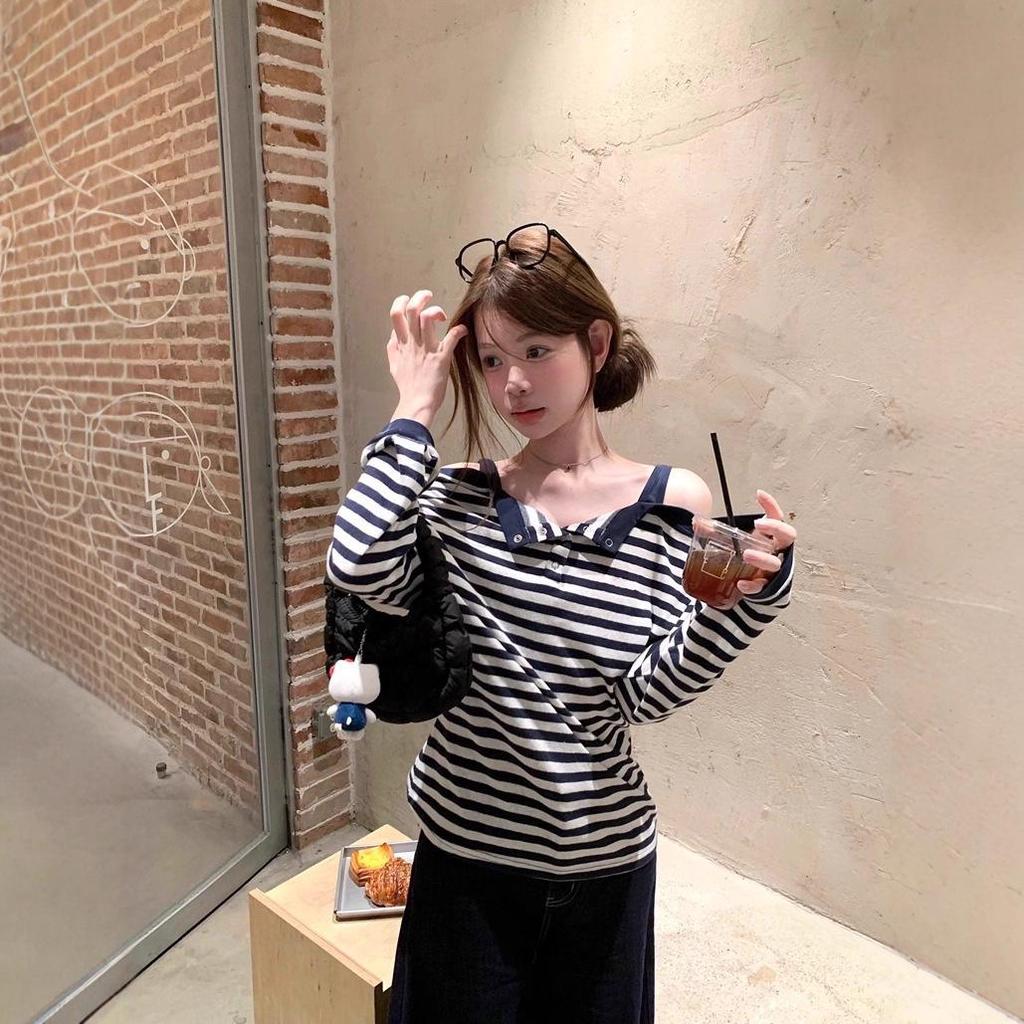 Autumn 2026 Off-Shoulder Striped Long-Sleeve Women's T-shirt - Loose Fit & Slimming Design