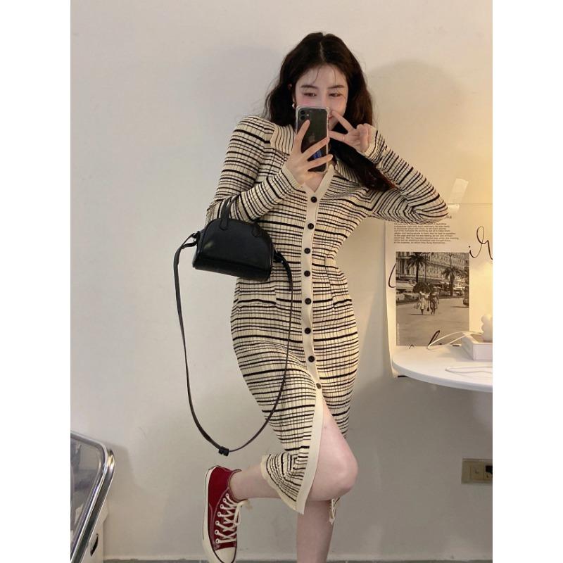 

Осень новый однобортный атмосфера V-образный вырез шикарный имперская сестра высокий холодный фанат талия тонкий вязаный облегающий бедра полосатый юбка XL абрикосовый