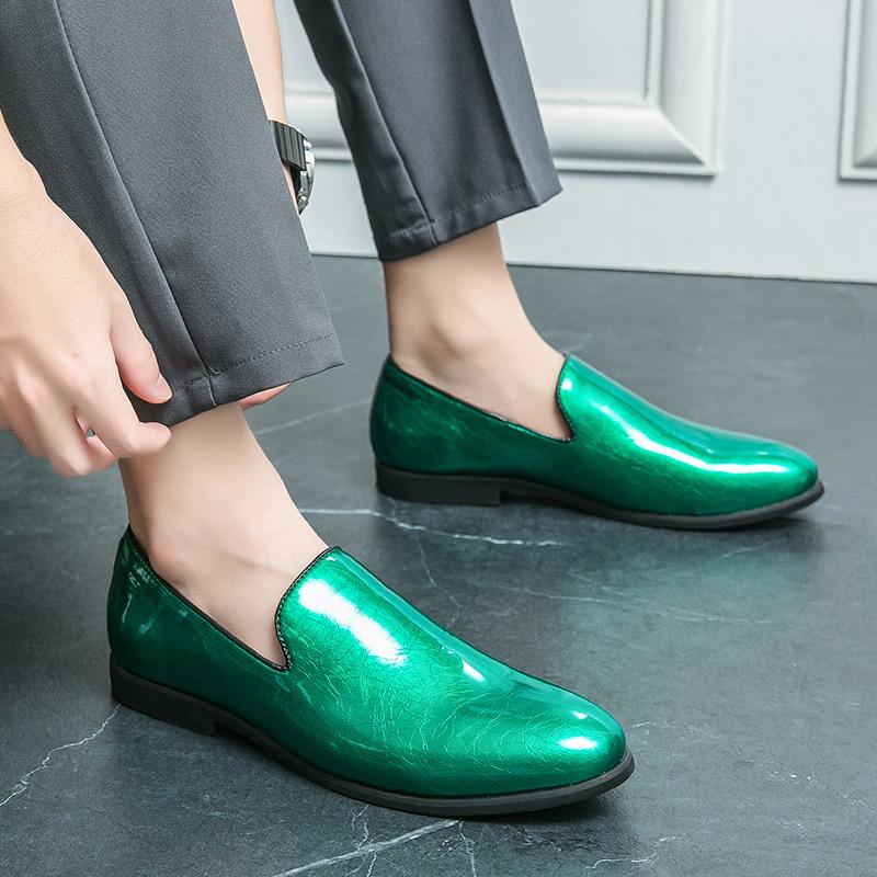 New Mens Patent Leather Shoes Fashion Glitter Green Loafers Shoes Men Casual Moccasin Shoes Man Slip On Flats mocasines hombre