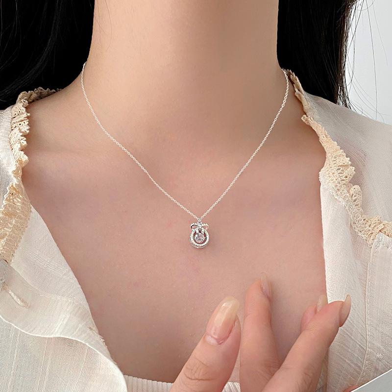 Sweet Bow Circle Necklace for Women's Light Luxury and Girls' Versatile Collar Chain