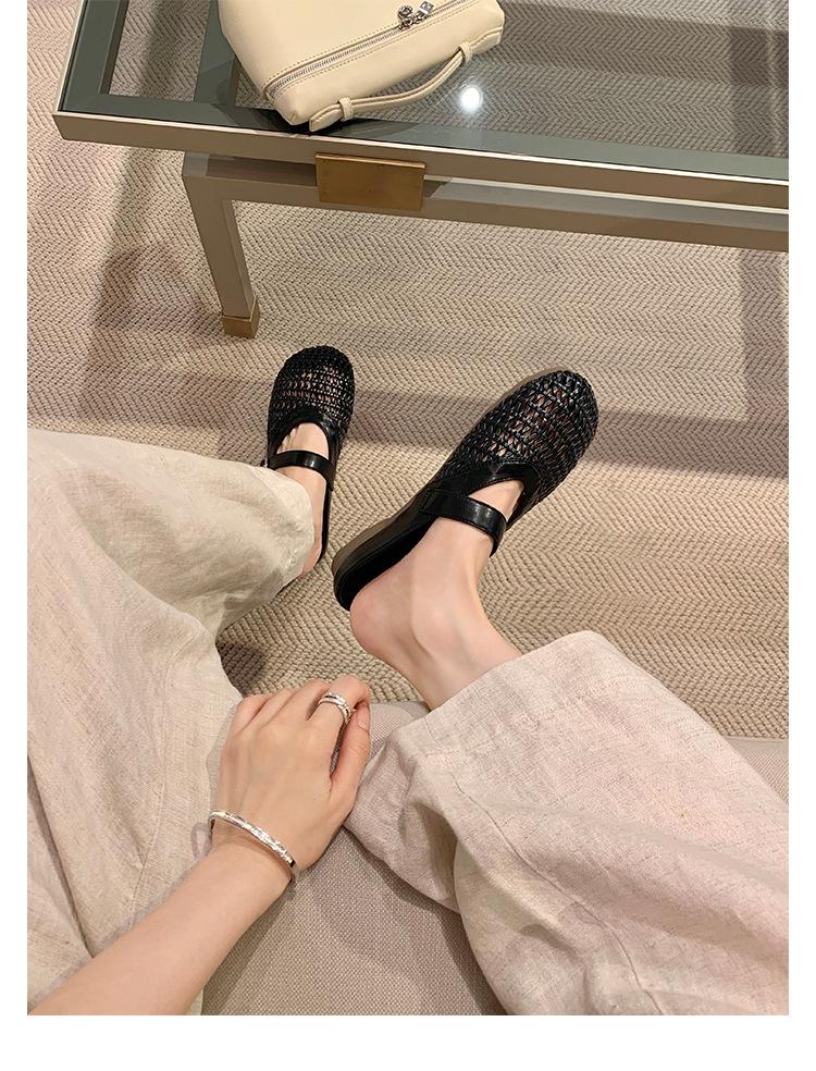 

Grape mother has the same style in stock~ French versatile hollow weaving lazy word with Mary Jane half-drag female summer 34