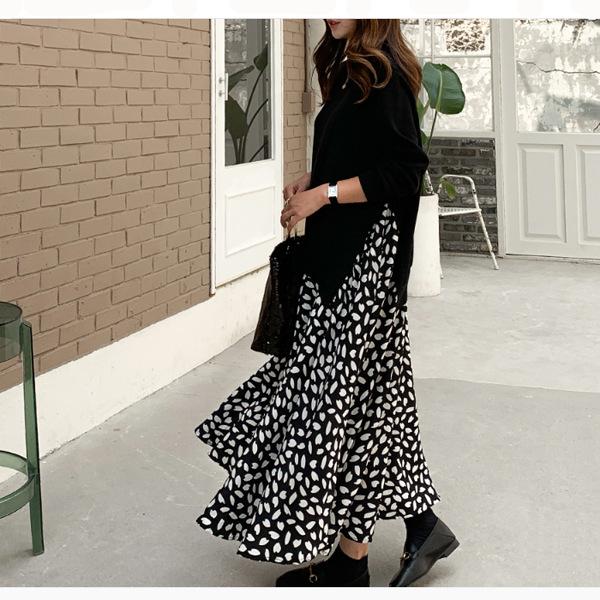 Vestido largo de manga larga con estampado empalmado y diseño de dos piezas (otoño/invierno 2023)