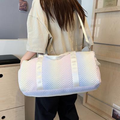 Diese hellfarbene Hand-Reisetasche für den Sommerurlaub verfügt über ein Trocken-Nass-Trennungsdesign und eine Fitnesstasche mit Griff.