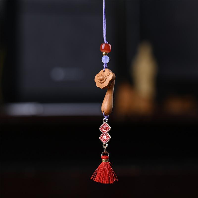 Thuja Twelve Zodiac Carving Wooden Pendant Chinese Zodiac Wood Carving Figurines Bag Decoration Gifts for Family Couple