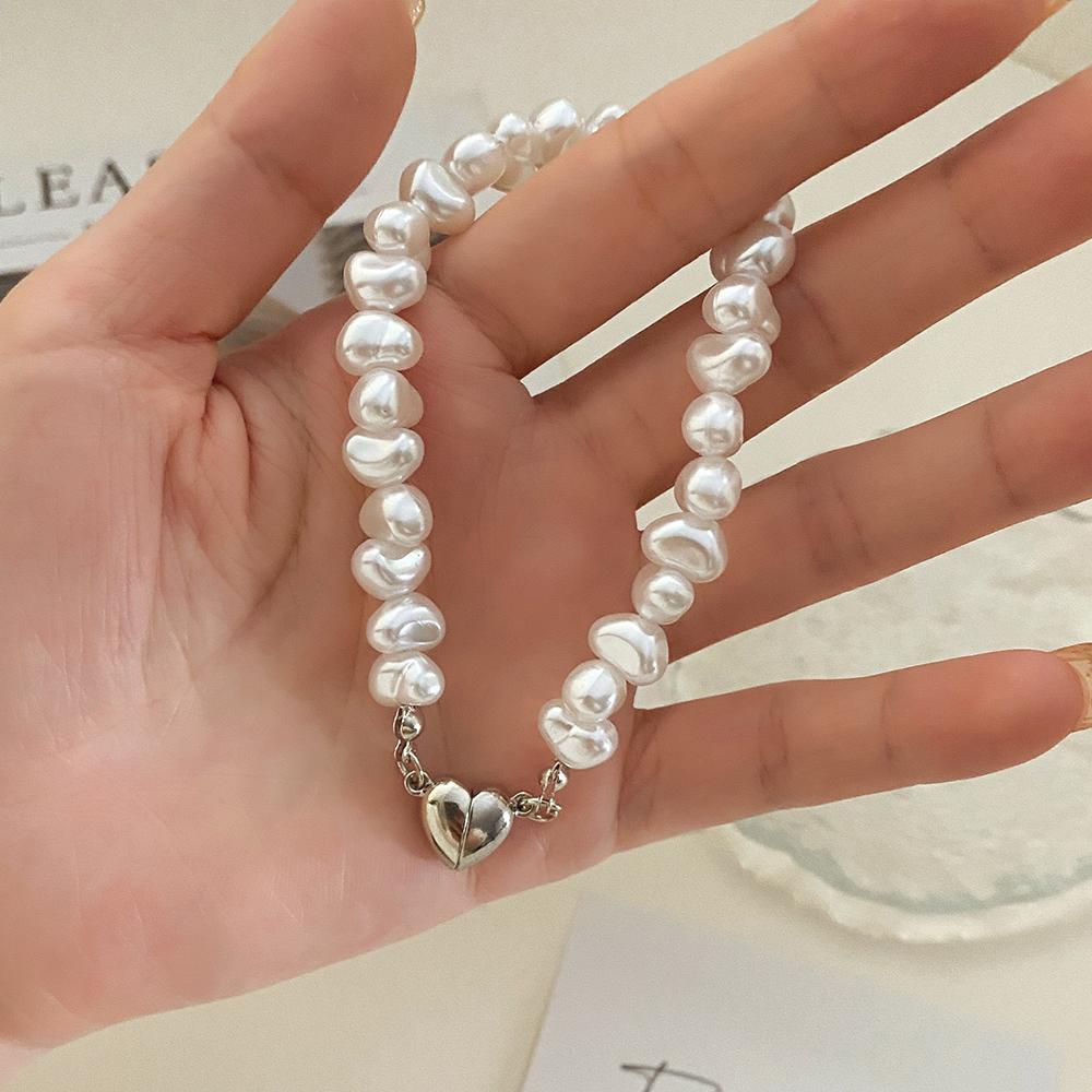 2022 New Fashion Lady Elegant Love Pendant Bracelet Light Luxury Lovely Girl Luxury Jewelry Gift Sleek Bracelet