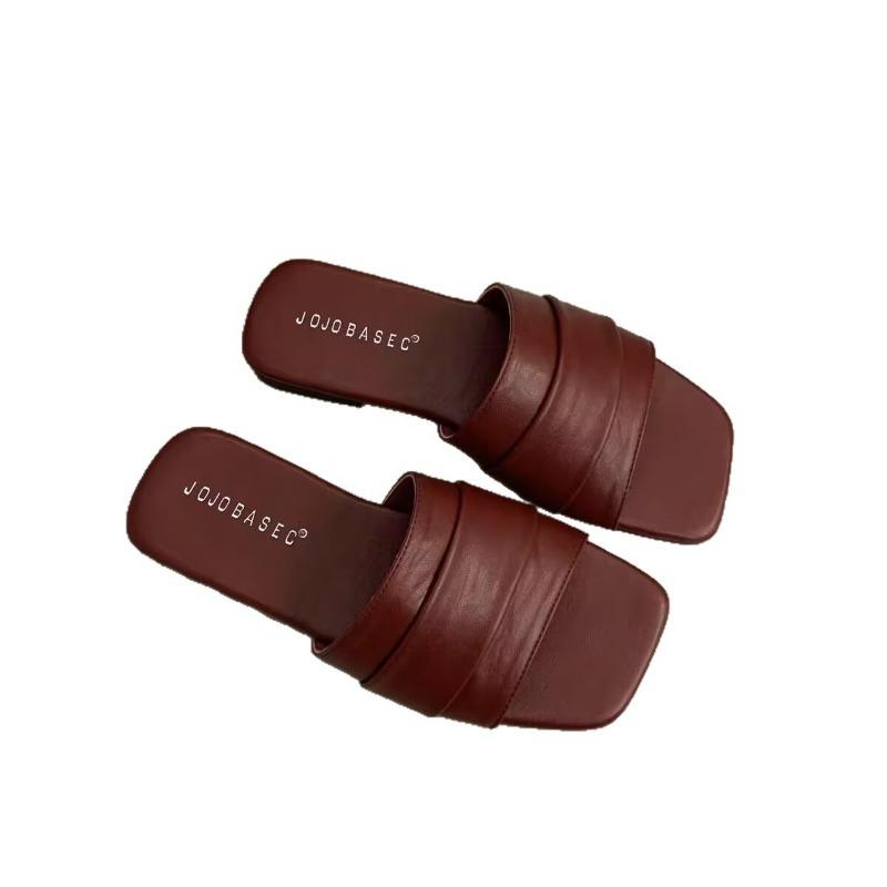 Folded soft leather slippers for women to wear summer soft flat-bottomed seaside vacation beach shoes one-word sandals