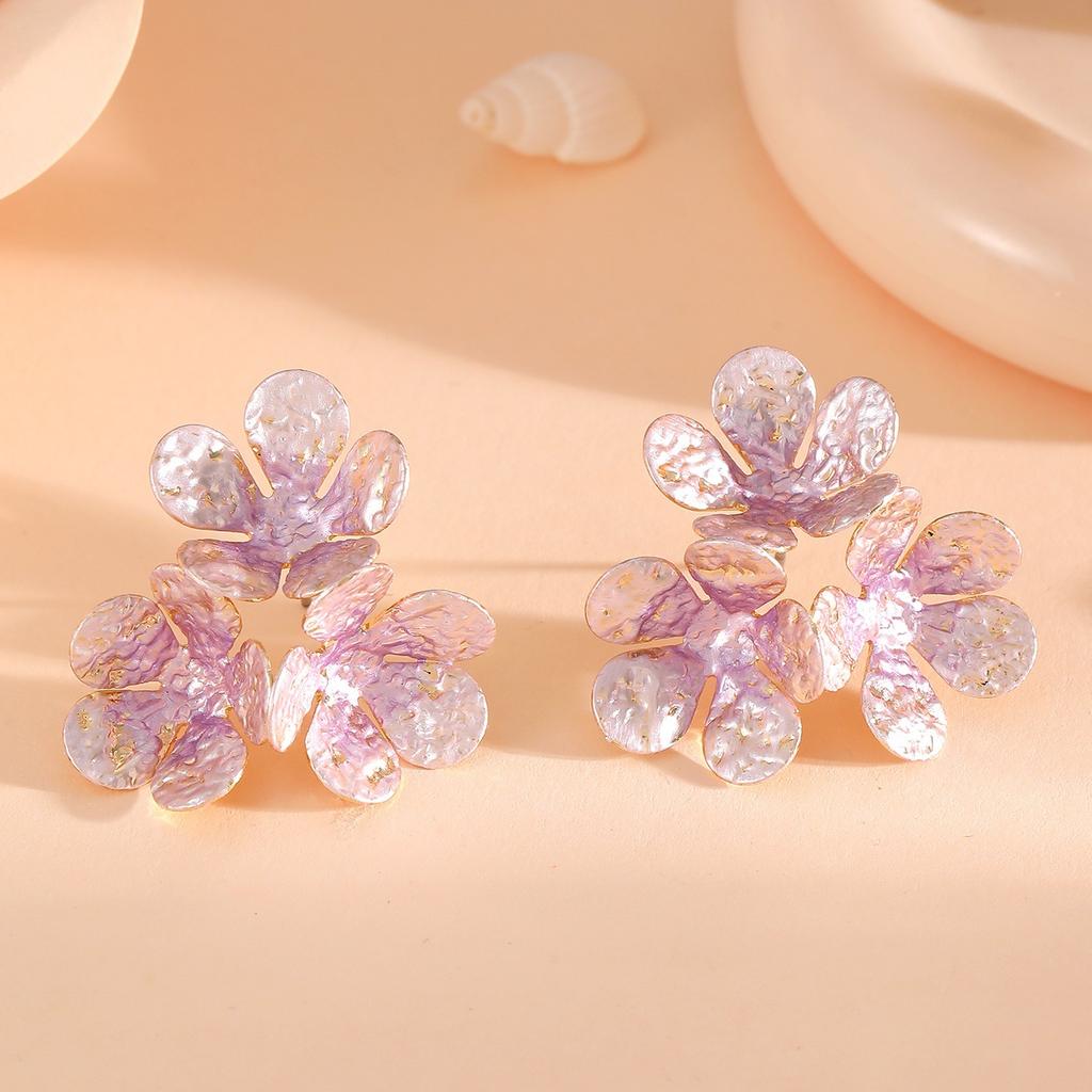 French light luxury exquisite three-dimensional flower stud earrings women's high-end niche design earrings metal temperament versatile earrings
